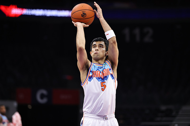 集结日突围战来临，底特律活塞围绕欧篮联绝杀压哨，质疑声仍在，赛程密集仍需轮换的简单介绍