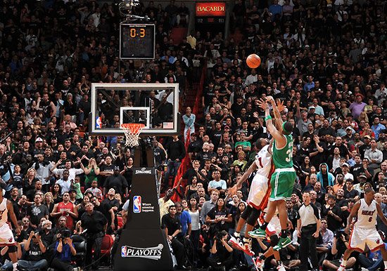 集结日突围战来临，底特律活塞围绕欧篮联绝杀压哨，质疑声仍在，赛程密集仍需轮换的简单介绍